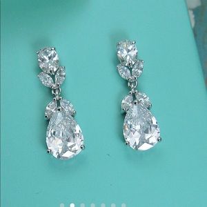 Tear drop Bridal/bridesmaid earrings.